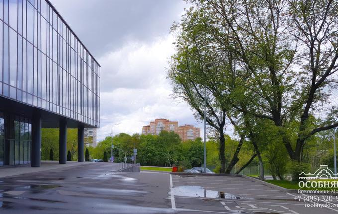 на Нежинской улице, 13А, площадь 2456 м