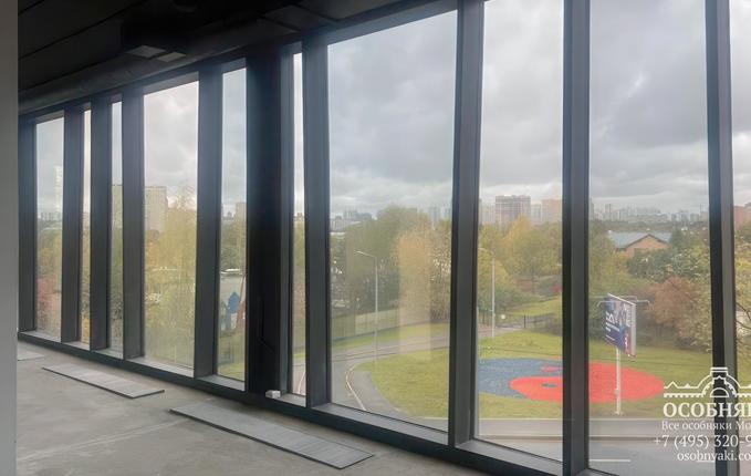 на Нежинской улице, 13А, площадь 2456 м