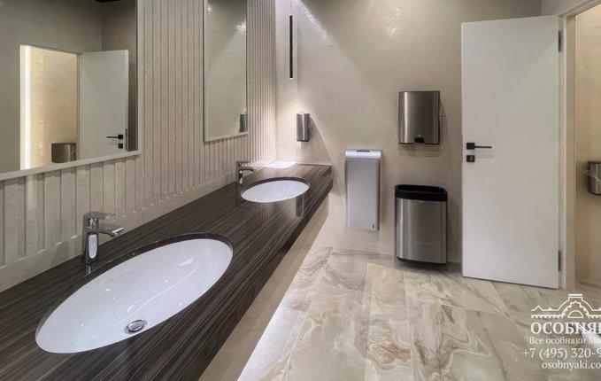 на Нежинской улице, 13А, площадь 2456 м