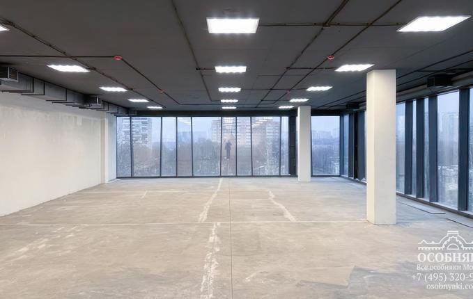 на Нежинской улице, 13А, площадь 2456 м