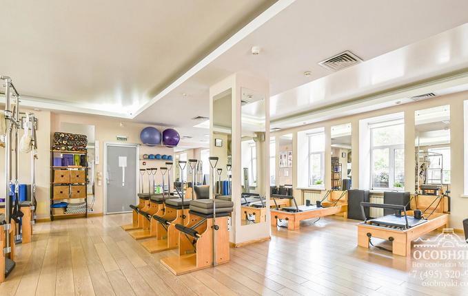 на улице Фадеева, 9, площадь 408 м