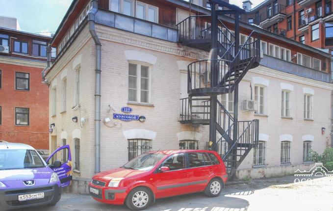 в Курсовом переулке, 12/5, площадь 384 м