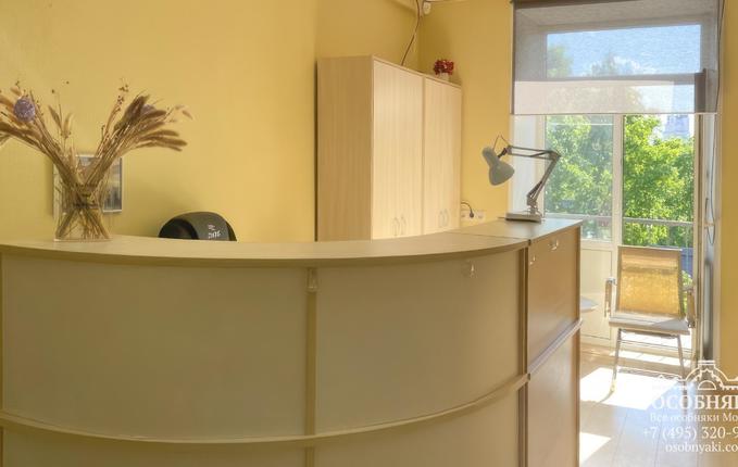 на улице Сурикова, 24, площадь 1574 м