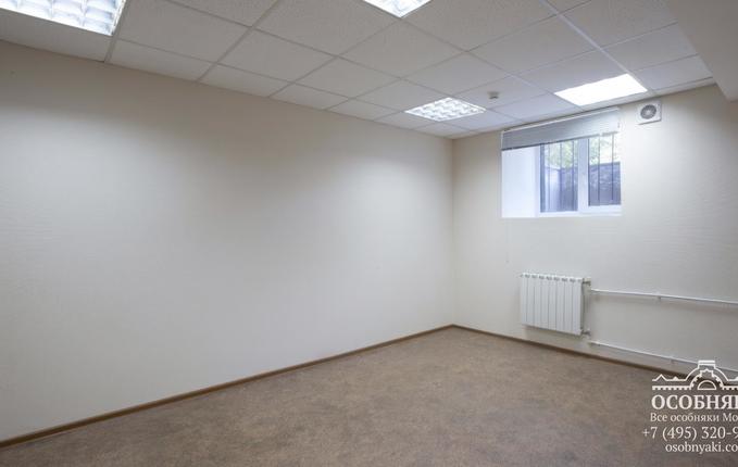 на улице Сурикова, 24, площадь 1574 м