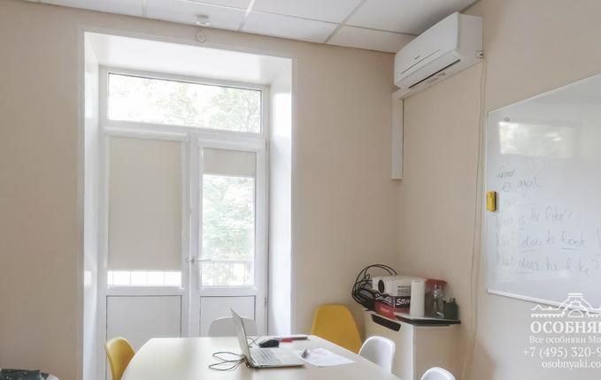 на улице Сурикова, 24, площадь 1574 м