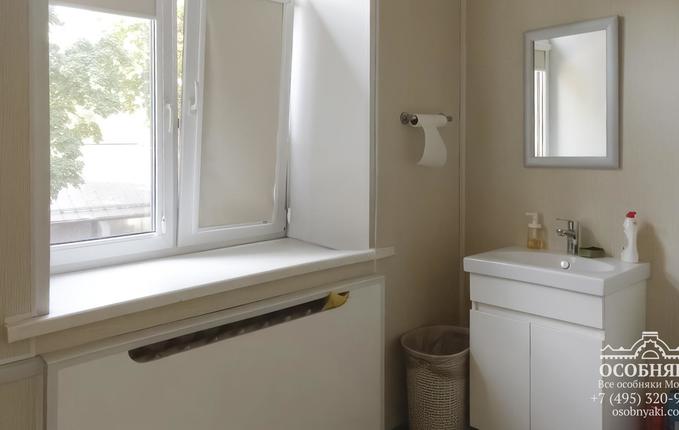 на улице Сурикова, 24, площадь 1574 м