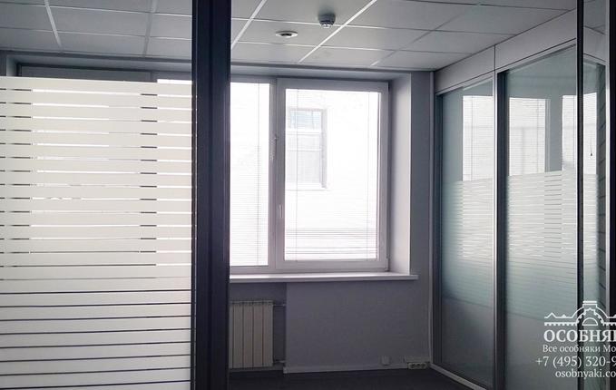 в Филипповском переулке, 8, площадь 2260 м