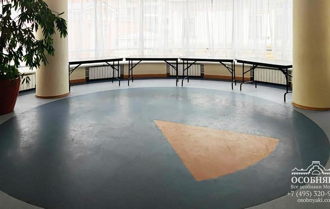 в Филипповском переулке, 8, площадь 2260 м