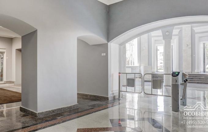 на Баррикадной улице, 8, площадь 4970 м