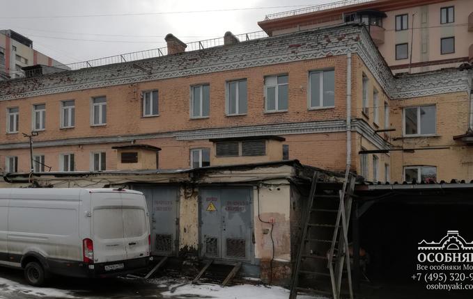 в Денисовском переулке, 30, площадь 1033 м