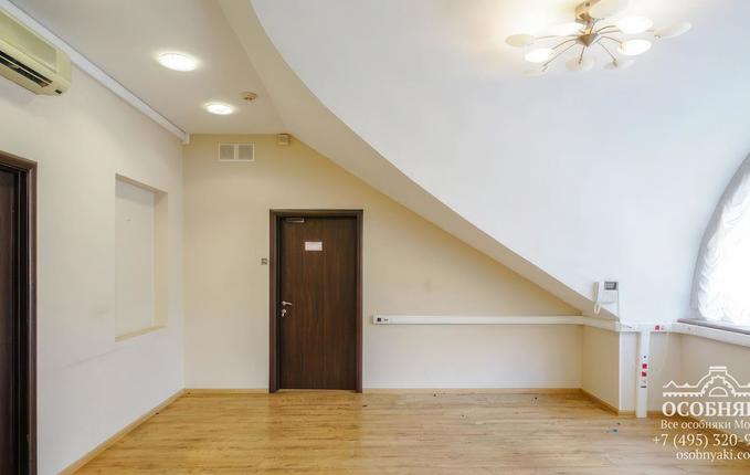 в Бобровом переулке, 4/2, площадь 1046 м