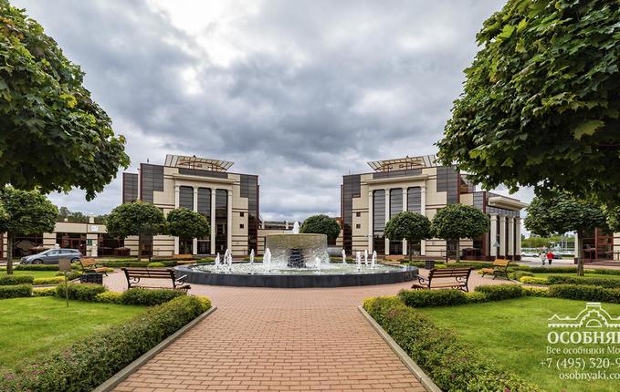 на Рублево-Успенском шоссе, 100, площадь 1731 м