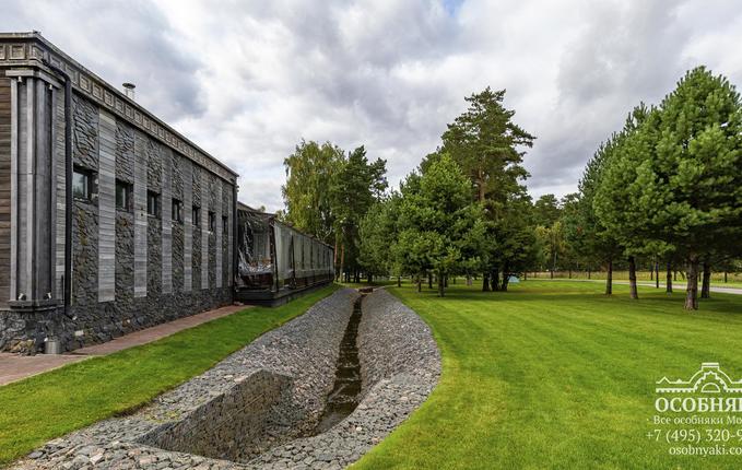 на Рублево-Успенском шоссе, 100, площадь 1731 м