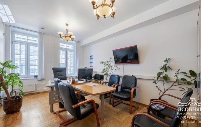 в Пестовском переулке, 10, площадь 2756 м