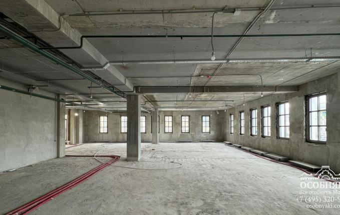 на Болотной улице, 10, площадь 3360 м