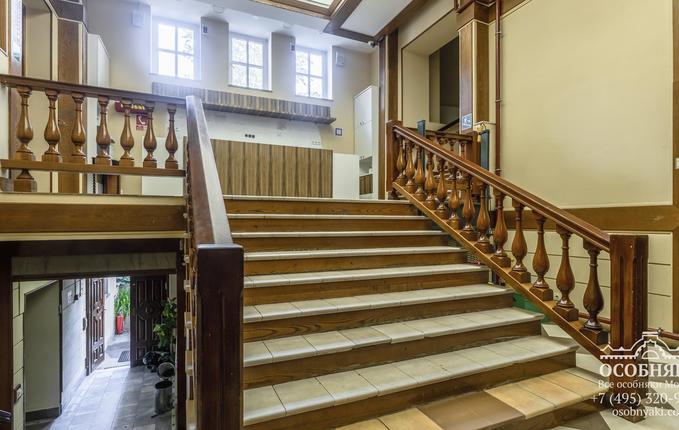 на Большой Никитской улице, 47, площадь 1493 м