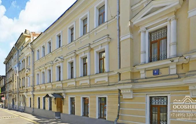 в Большом Казенном переулке, 8, площадь 832 м