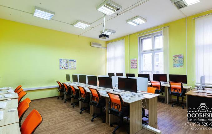 на Мосфильмовской улице, 35, площадь 8607 м