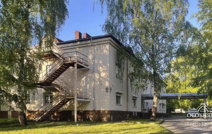 на Армавирской улице, 12, площадь 1331 м