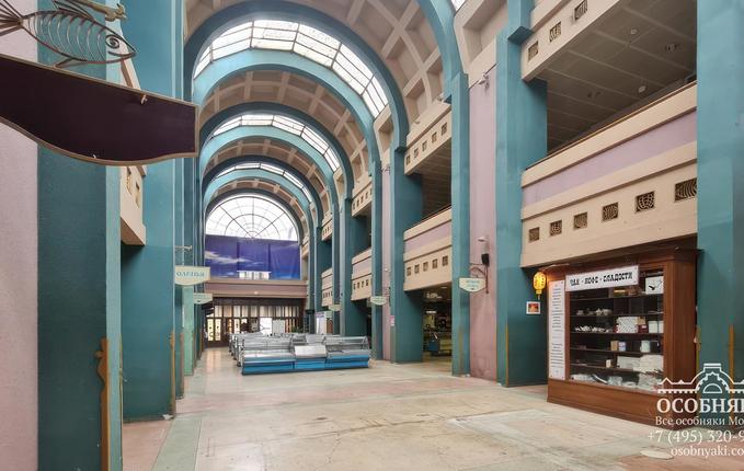 в Пятницком переулке, 2, площадь 3882 м