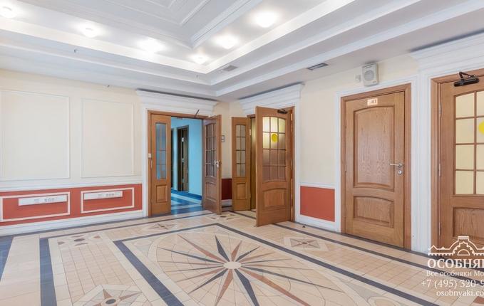 на улице Александра Солженицына, 7, площадь 2400 м