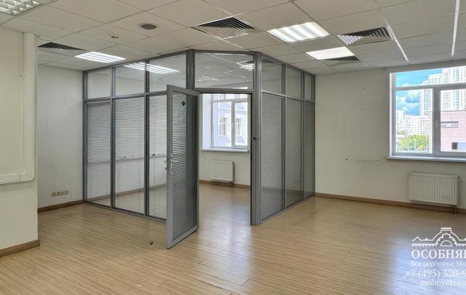 в 1-м Красносельском переулке, 11, площадь 4490 м