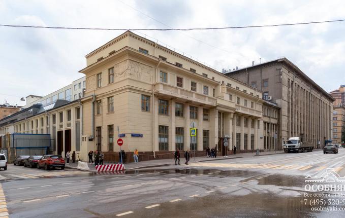 на 2-й Бауманской улице, 9/23, площадь 1971 м