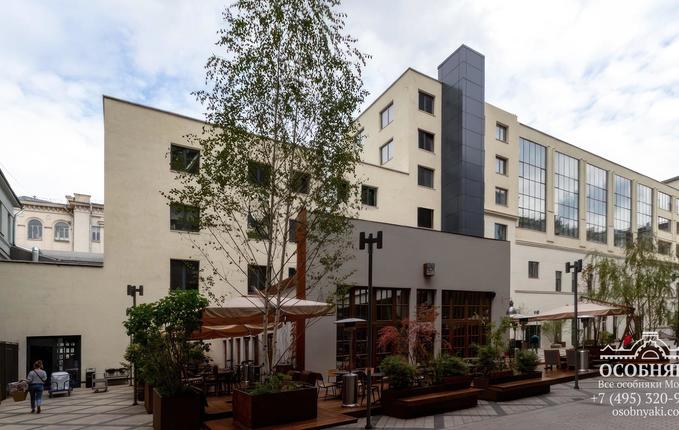 на 2-й Бауманской улице, 9/23, площадь 1971 м