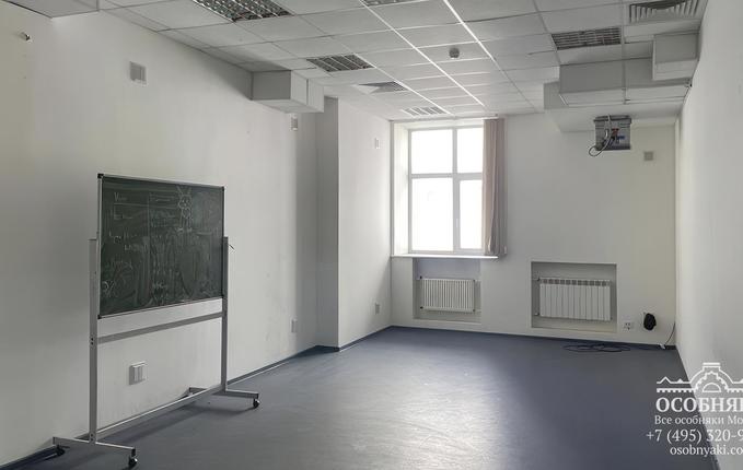 на 2-й Бауманской улице, 9/23, площадь 1971 м