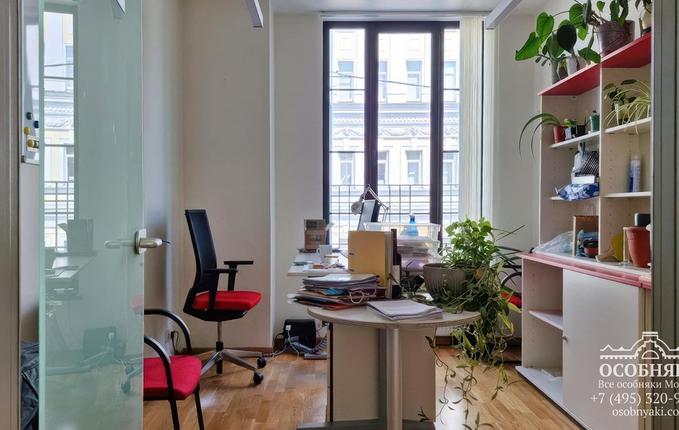 на Воронцовской улице, 8с7, площадь 1394 м