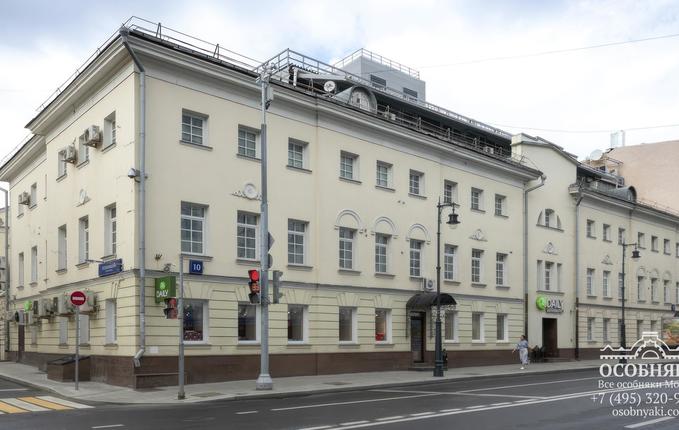 на улице Остоженка, 10, площадь 4907 м