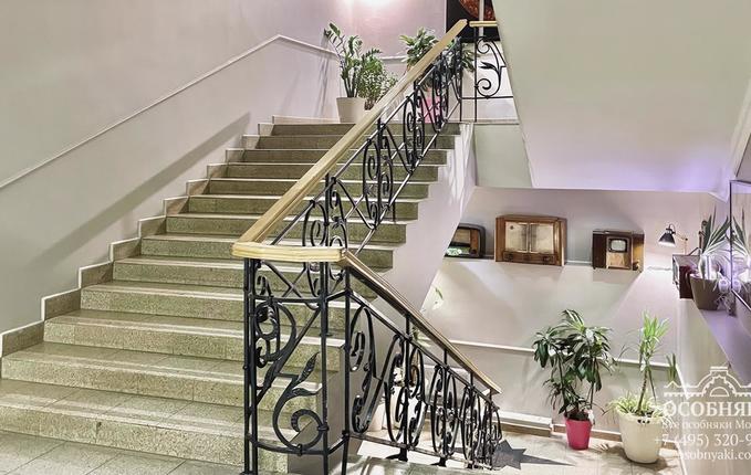 на улице Остоженка, 10, площадь 4907 м