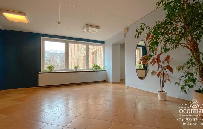 на Скаковой улице, 9, площадь 7889 м