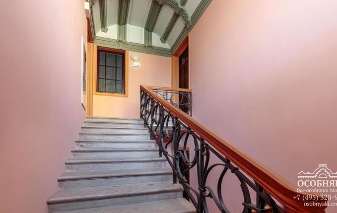 на 2-й Брестской, 19/18с1, площадь 2055 м