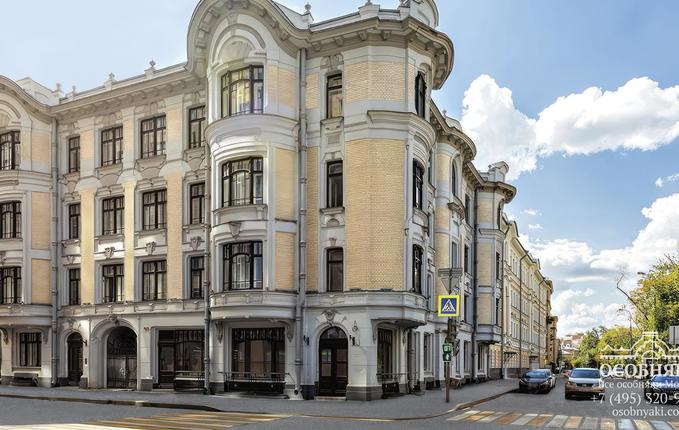 на 2-й Брестской, 19/18, площадь 6330 м