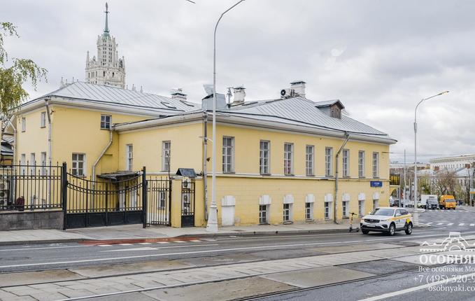 на Яузской улице, 1/15, площадь 1195 м