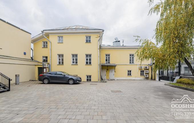 на Яузской улице, 1/15, площадь 1195 м