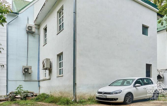 на Большой Бронной улице, 10, площадь 400 м