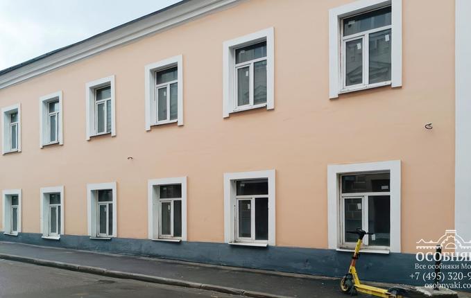 в 1-м Щемиловском переулке, 19, площадь 375 м