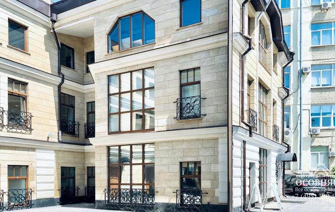 на Садовой-Черногрязской, 8с8, площадь 720 м