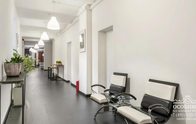 на улице Девятая Рота, 16, площадь 1172 м