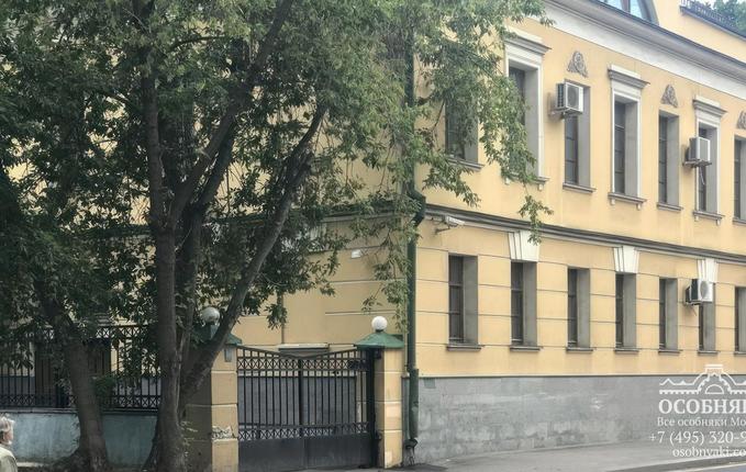 в Озерковском переулке, 12, площадь 2214 м