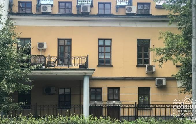 в Озерковском переулке, 12, площадь 2214 м