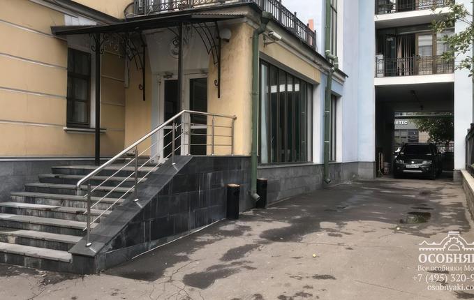 в Озерковском переулке, 12, площадь 2214 м