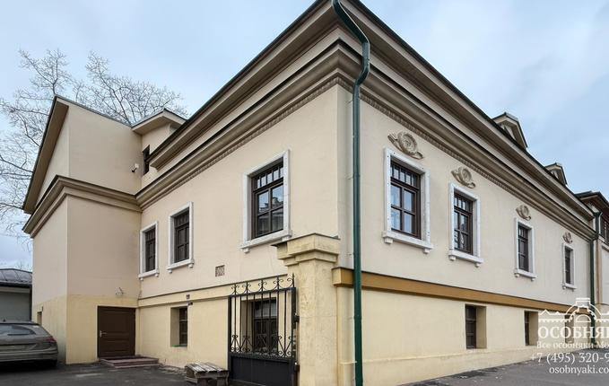 на улице Достоевского, 19, площадь 850 м