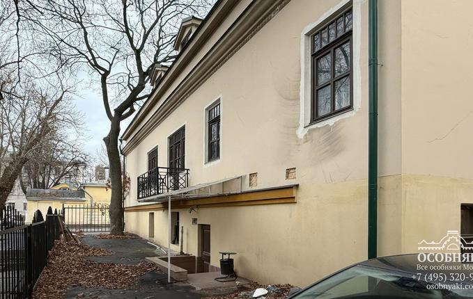 на улице Достоевского, 19, площадь 850 м