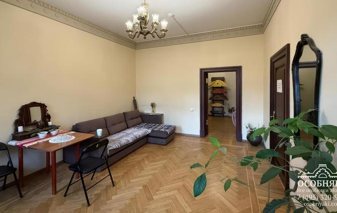 на улице Достоевского, 19, площадь 850 м