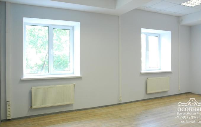 на улице Короленко, 3А, площадь 3312 м