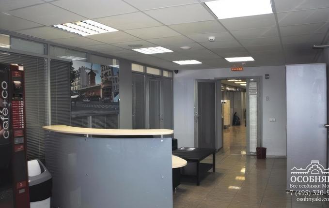 на улице Короленко, 3А, площадь 3312 м