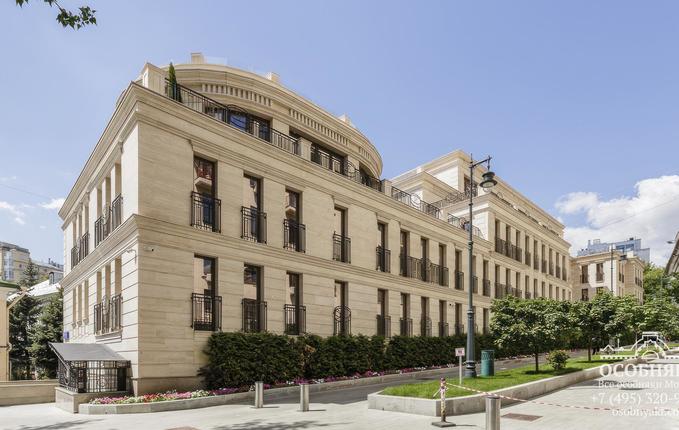 в Газетном переулке, 13, площадь 663 м